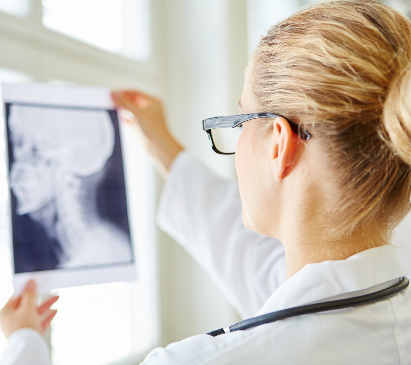What is an oral surgeon?